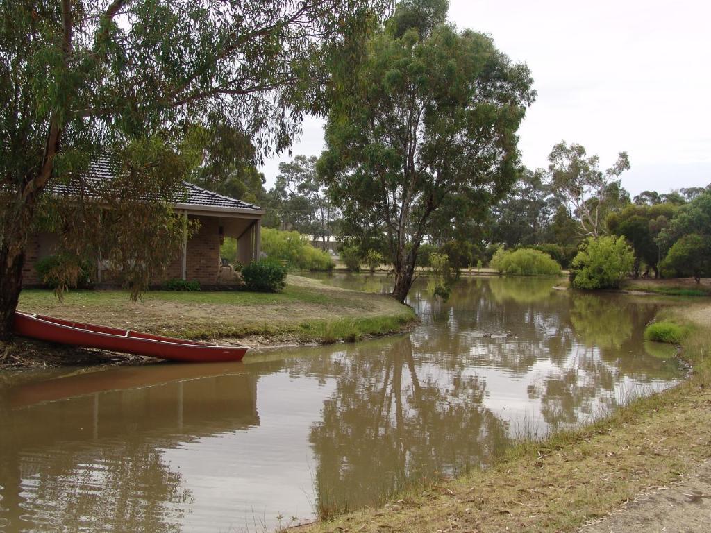 Magdala Motor Lodge & Lakeside Restaurant Stawell Kültér fotó