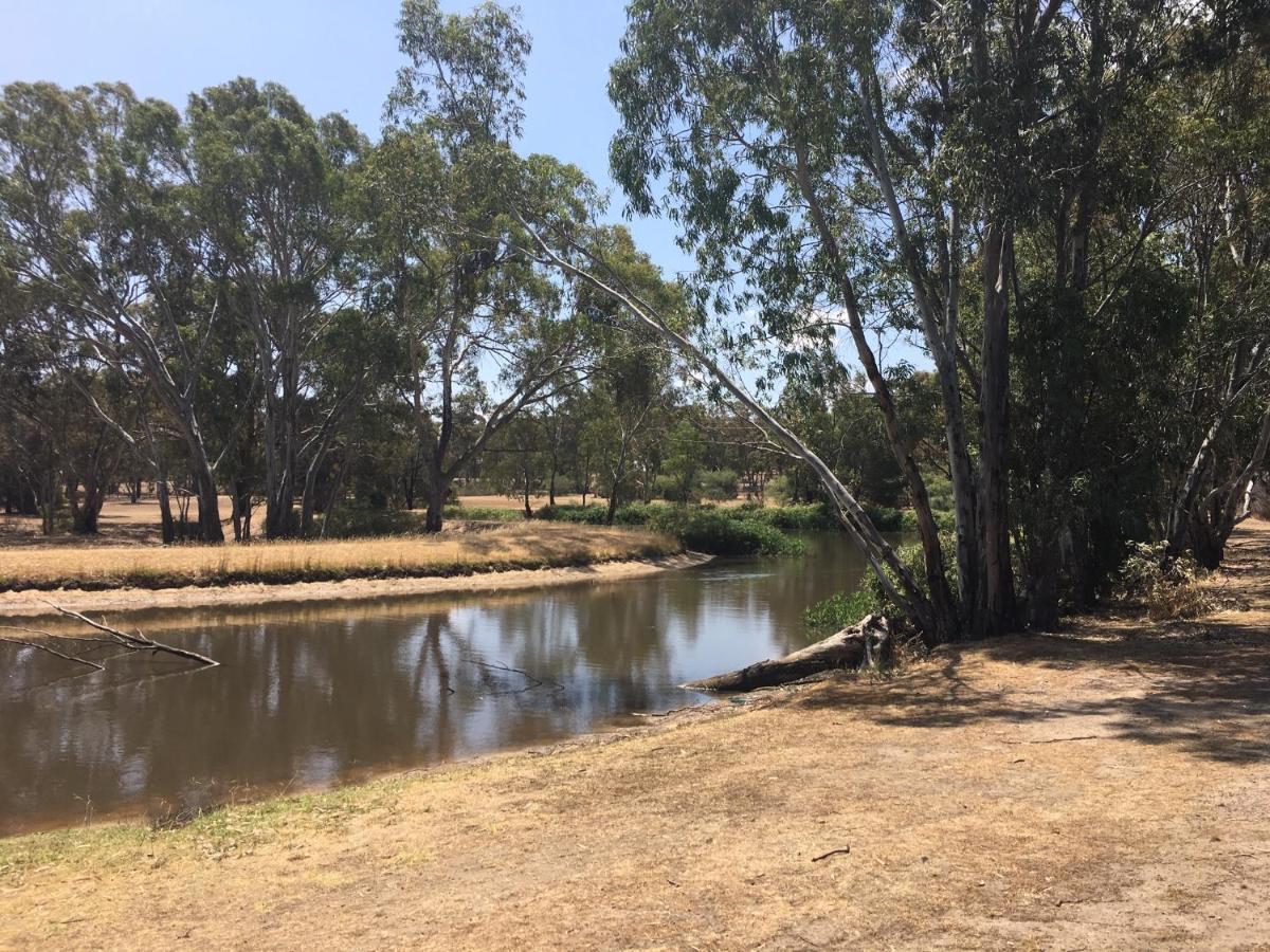 Magdala Motor Lodge & Lakeside Restaurant Stawell Kültér fotó